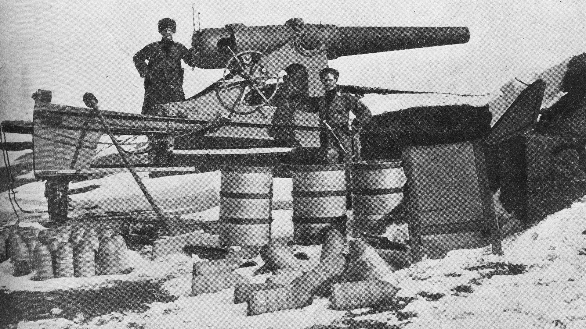 Meriam artileri Turki yang dirampas oleh Rusia di Erzurum.
