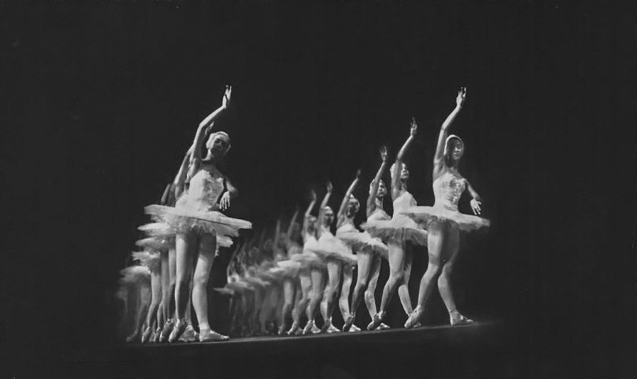 Scène du ballet «Le Lac des cygnes», 1980
