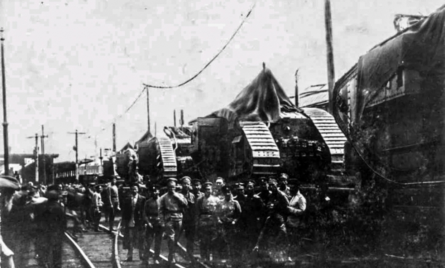 Tanques britânicos em Tsatítsin.
