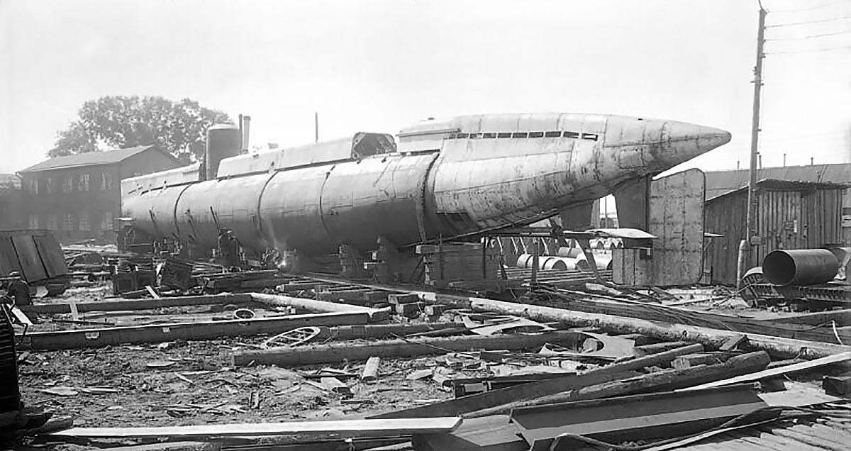 Jedna od prvih dizelskih podmornica proizvedenih u tvornici 