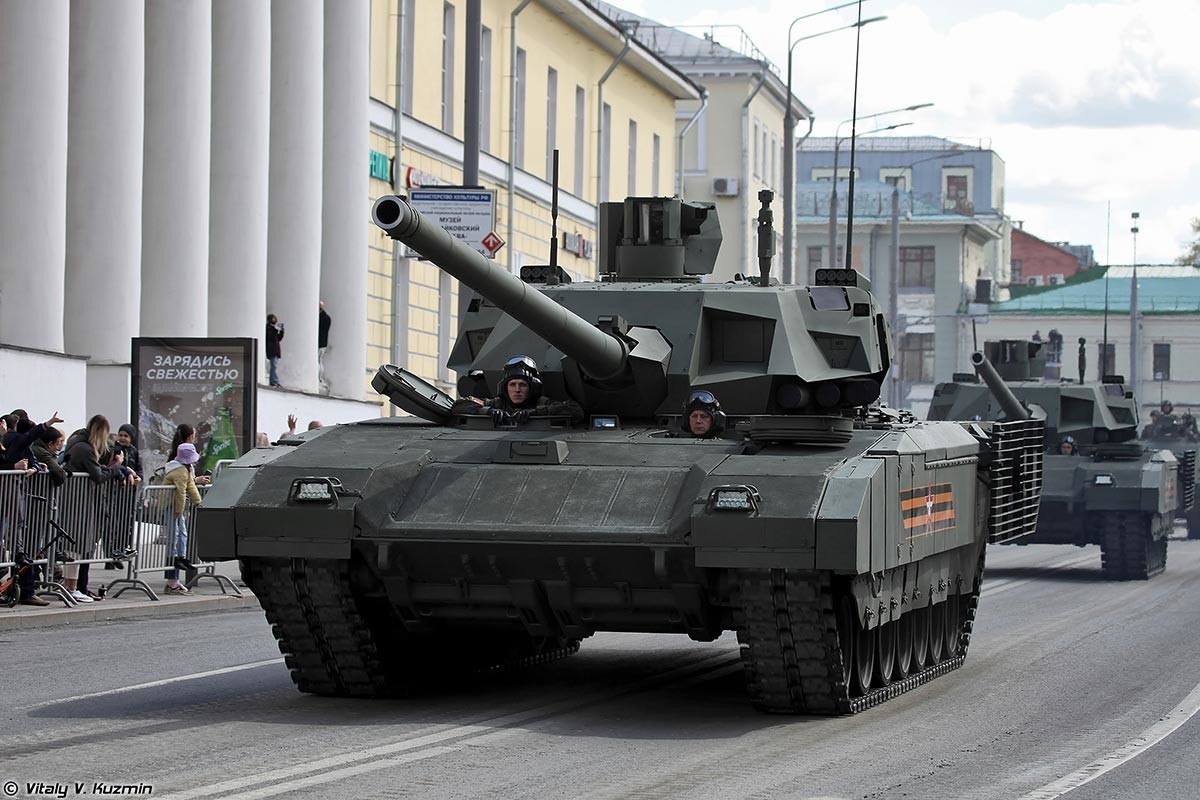Тенк Т-14 („Објект 148“), тешка гасенична универзална платформа (ТГУП) „Армата“.