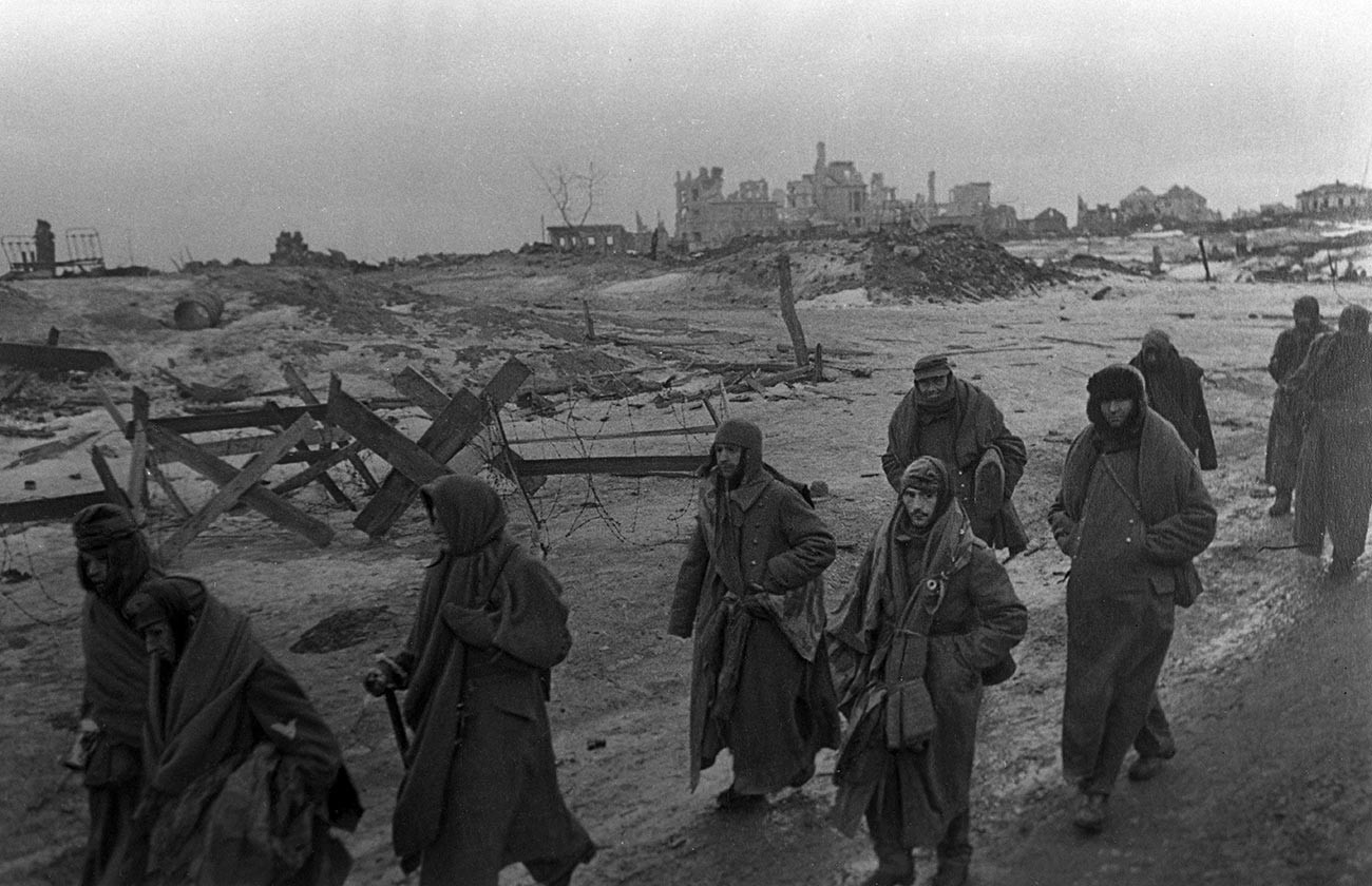 Великата отечествена война 1941-1945 г. Битката при Сталинград, 1943 г. Пленени германци в Сталинград