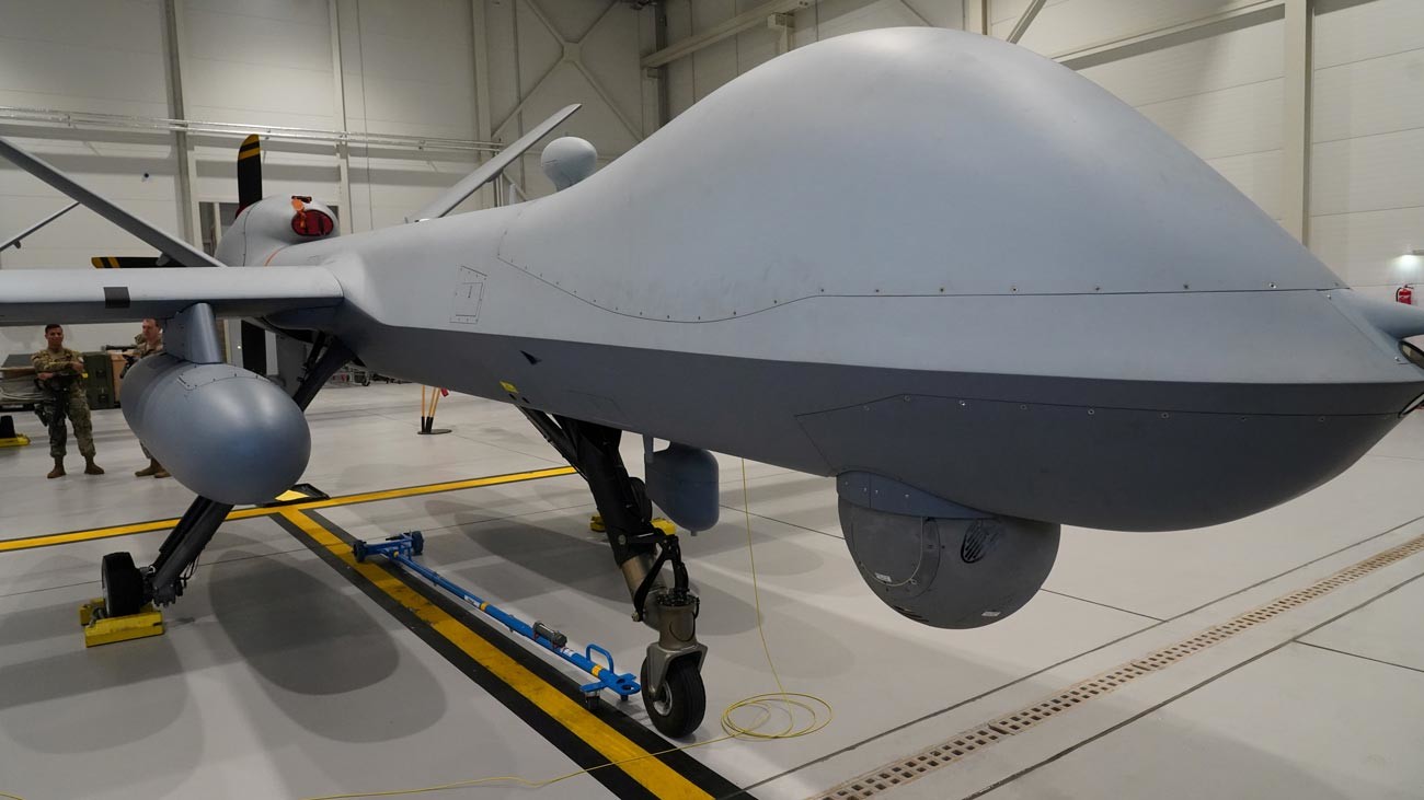 エストニアの軍事基地で配備されているMQ-9「リーパー」無人攻撃機、2020年