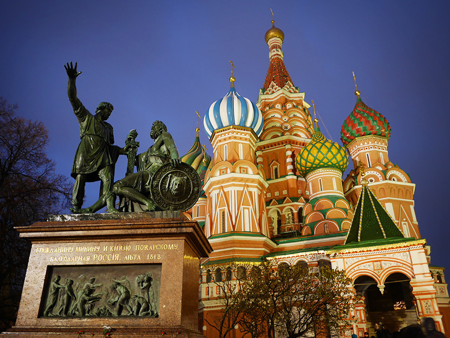 The monument to Minin and Pozharsky, who played a crucial role in the nation's history, saving the country from Polish conquest