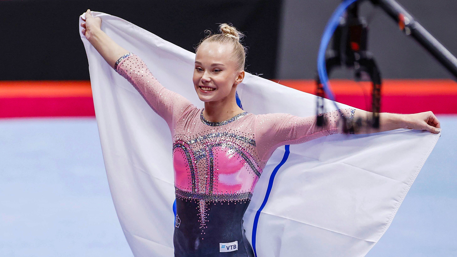 Anguelina Mélnikova, la primera campeona del mundo rusa de gimnasia artística en (FOTOS) - Russia Beyond ES