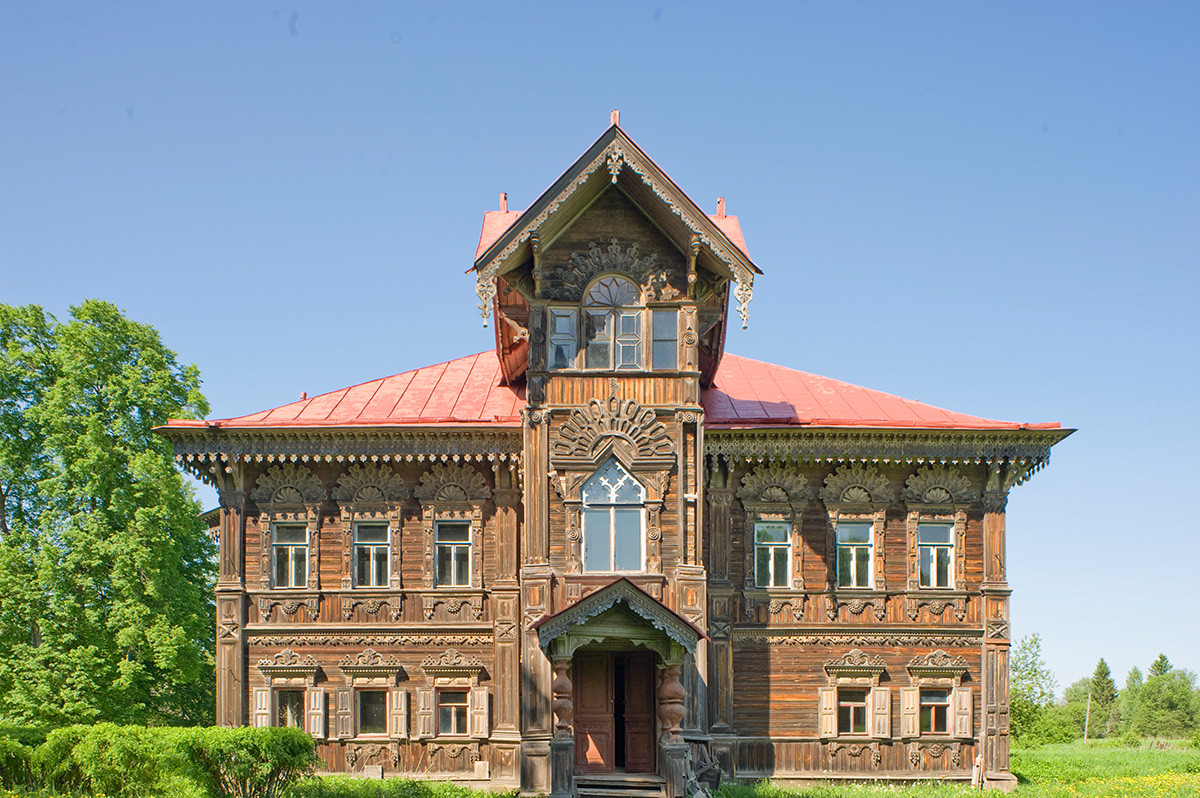Maison Poliachov, façade sud