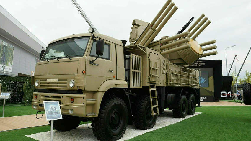 Ракетно-топовски ПВО систем „Панцир-С1“.