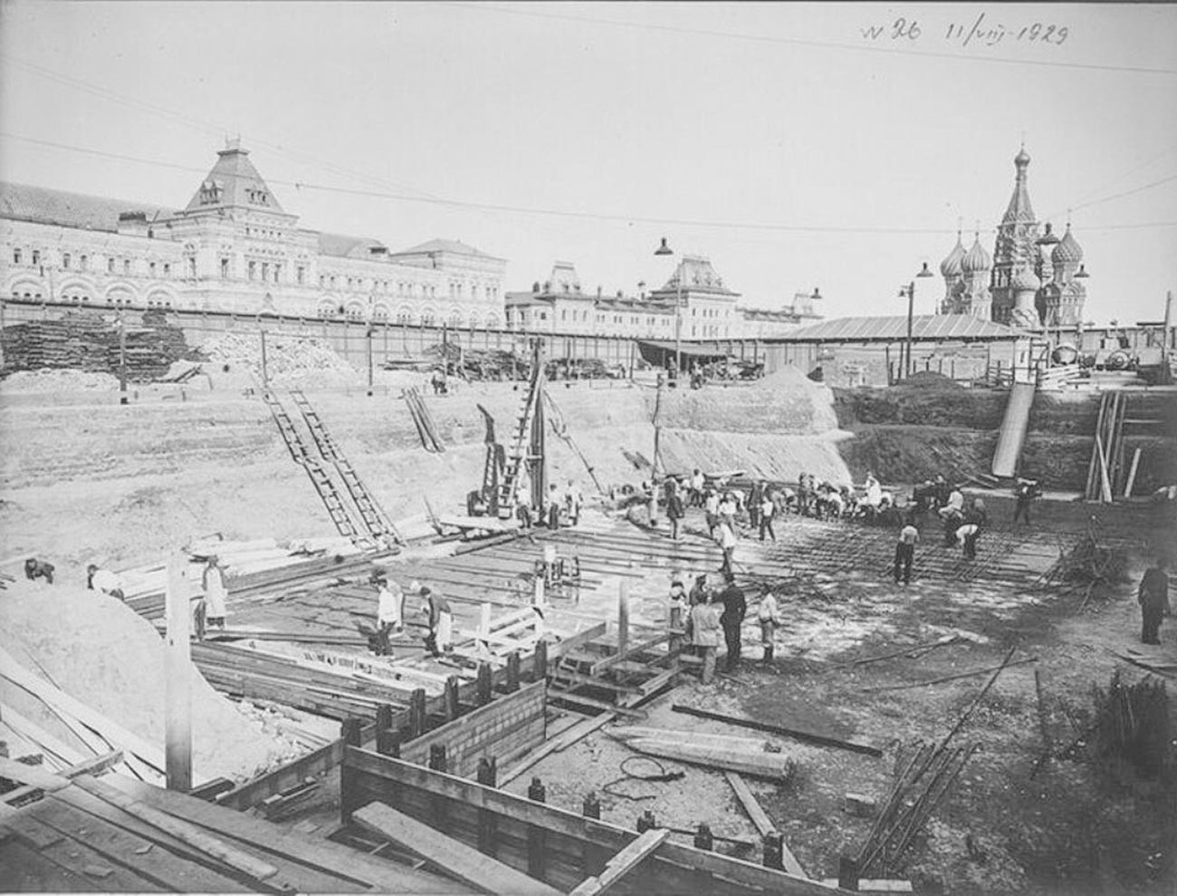 Building the new Mausoleum.