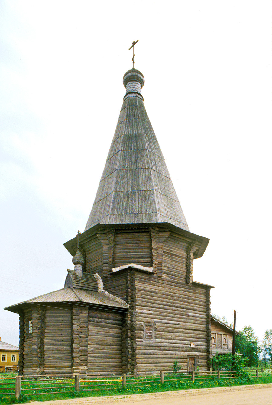 Verkhnyaya Uftyuga. Church of St. Demetrius, northeast view. June 21, 2000