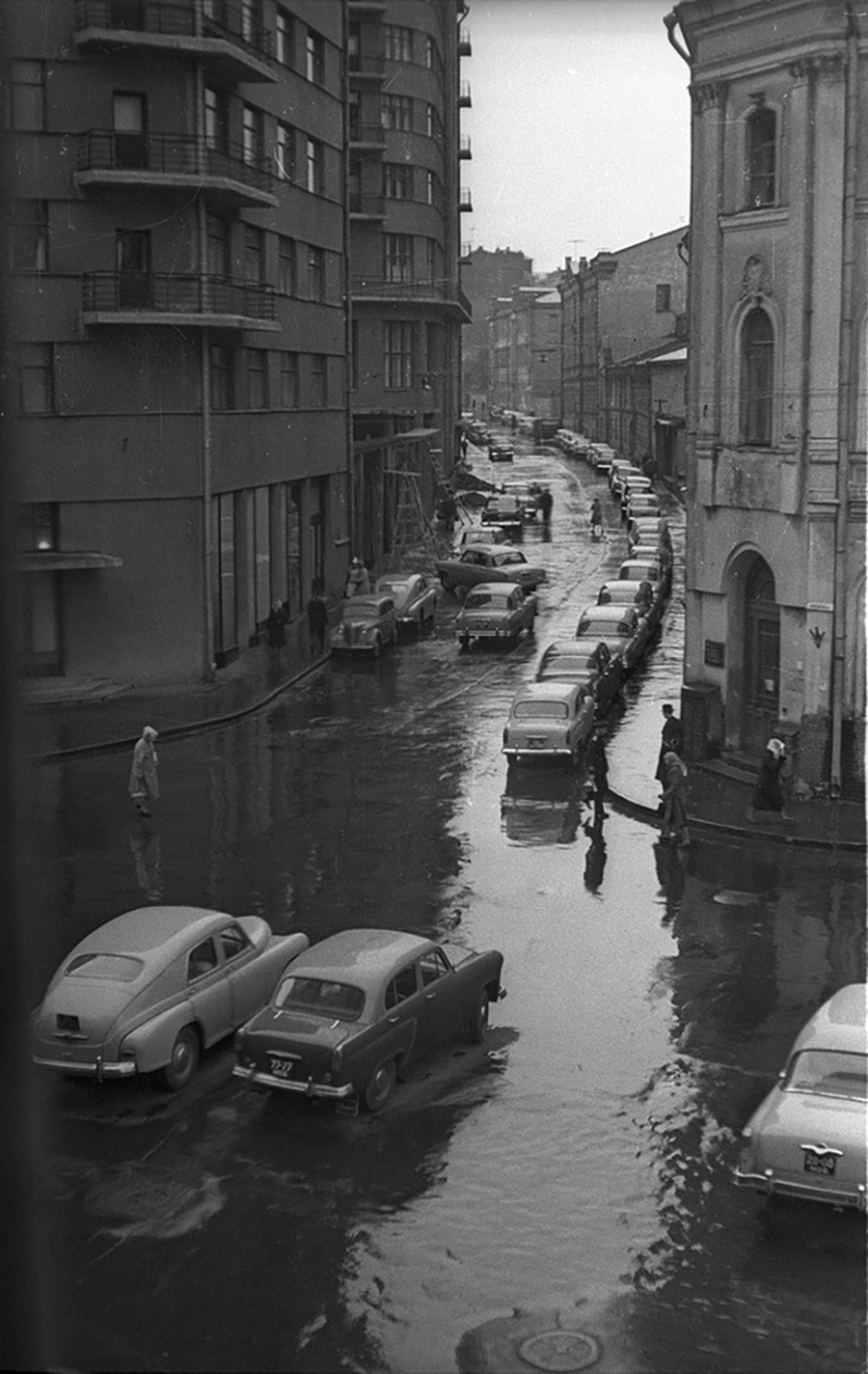 Après la pluie. Rue Malaïa Loubianka, 1950

