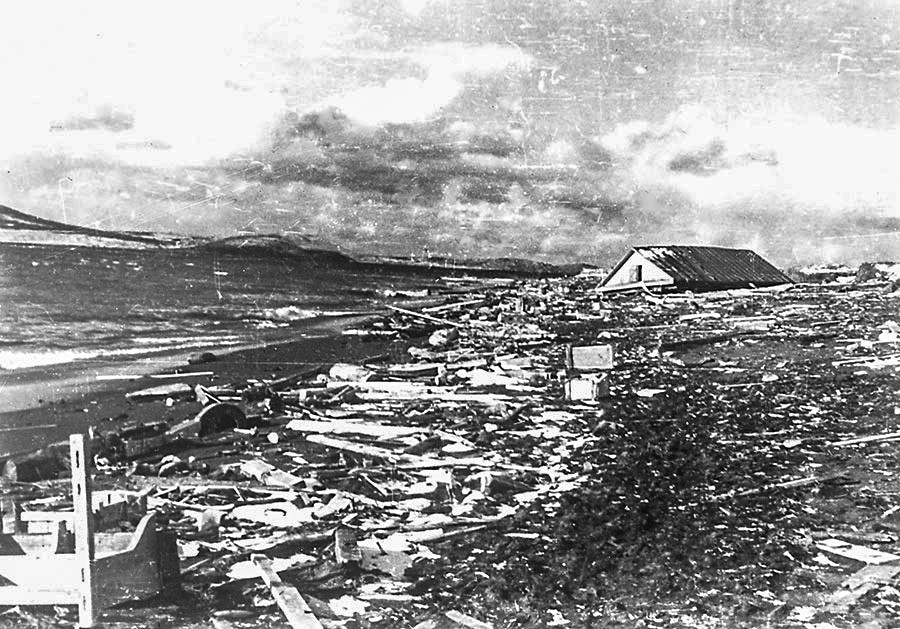 Разорно цунами на островот Парамушир, 1952 година.
