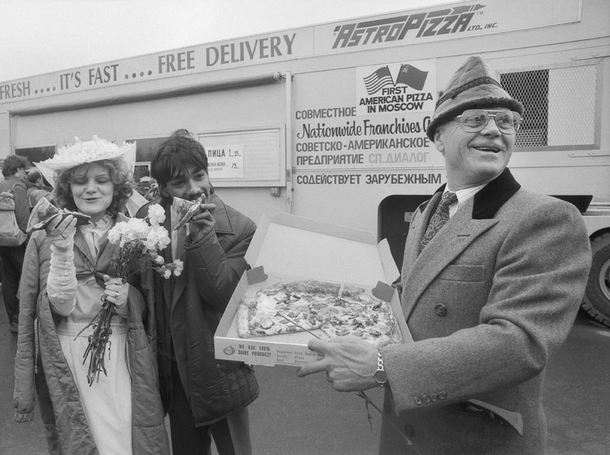 The opening of Astro Pizza truck, the Lenin Hills, 1988. 