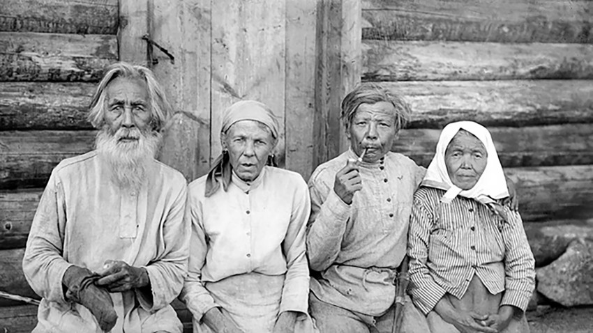 La familia de Kamasinos, 1925. Territorio de Krasnoyarsk.
