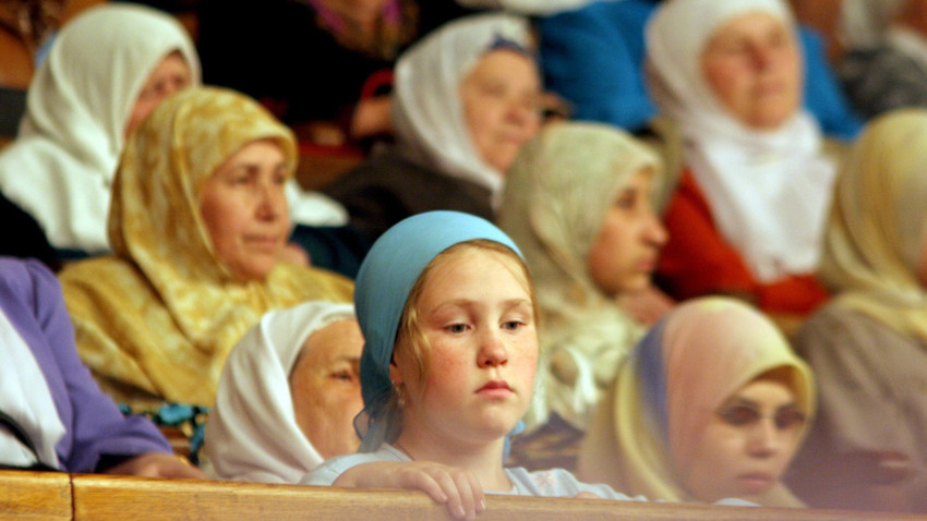 Warga Kazan menyaksikan kompetisi membaca Al-Qur'an di ibu kota Tatarstan.