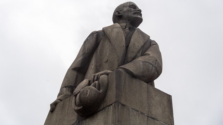 Estatua de Lenin en Petrozavodsk, capital de la República de Carelia (noroeste de Rusia)