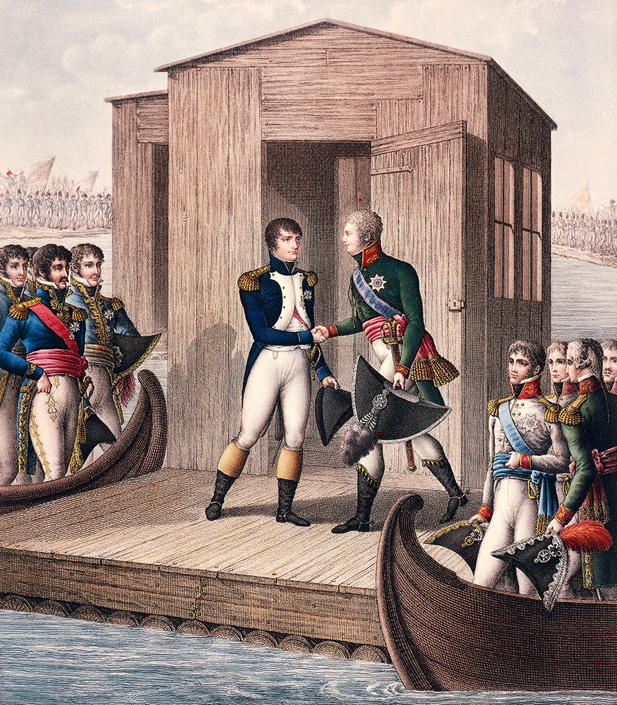 Pertemuan antara Napoleon Bonaparte dan Tsar Aleksandr I Romanov di Tilsit, 25 Juni 1807.

