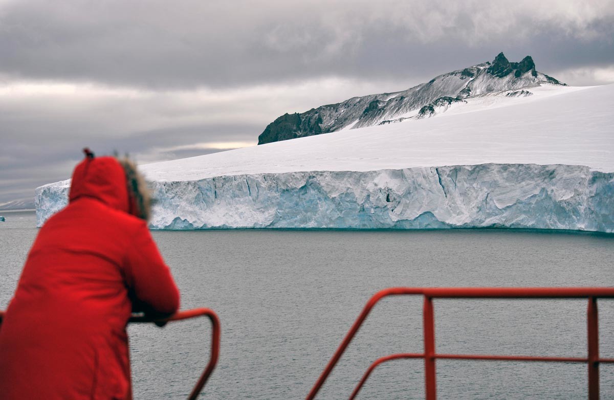 Expedição do quebra-gelo nuclear 50 anos da Vitória ao Polo Norte