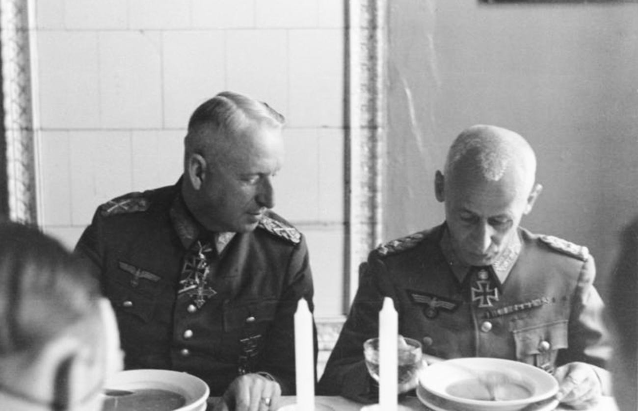 Erich von Manstein (L) and Hermann Hoth.