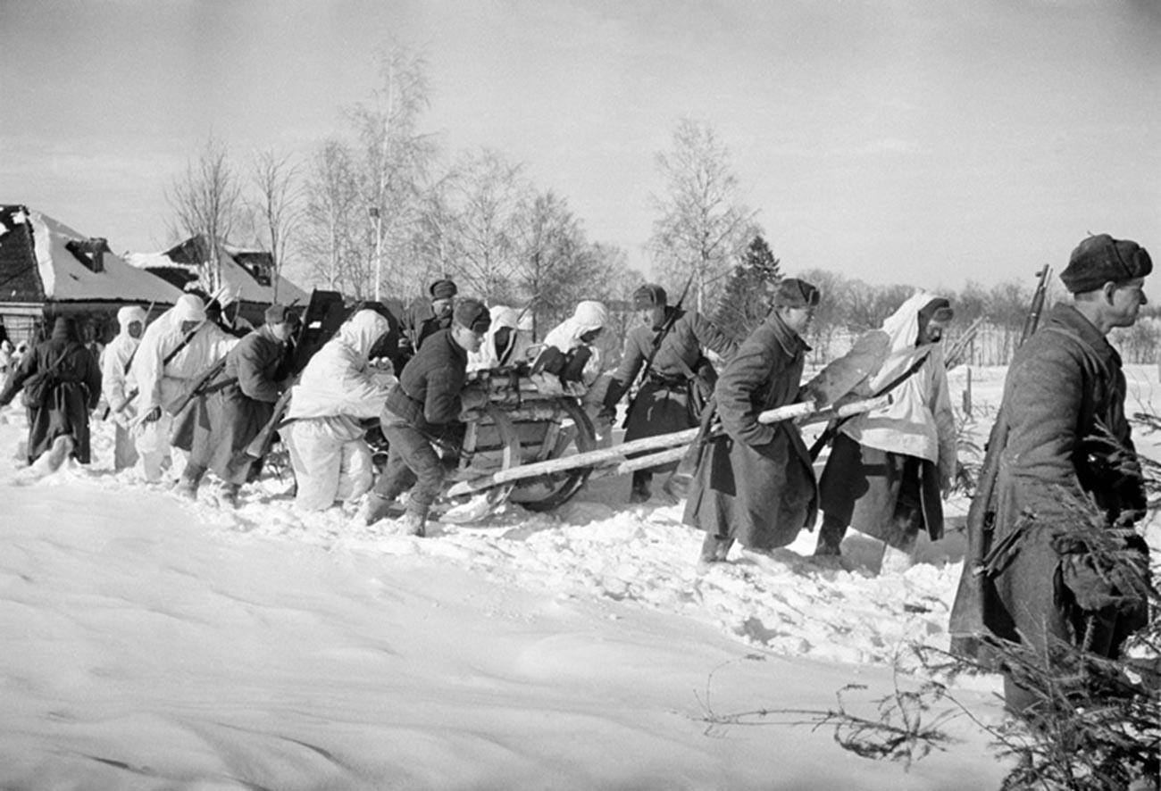 19 ноября 1942 конец 1943. Сталинградская битва зима 1942. Сталинградская битва зимой 1942 года. Сталинградская битва январь 1943 года.