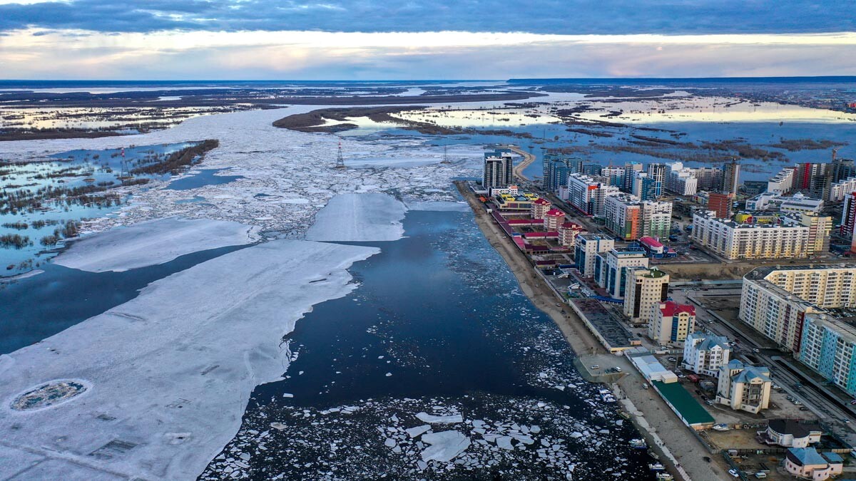 Lo scioglimento dei ghiacci sul fiume Lena a Yakutsk, maggio 2020