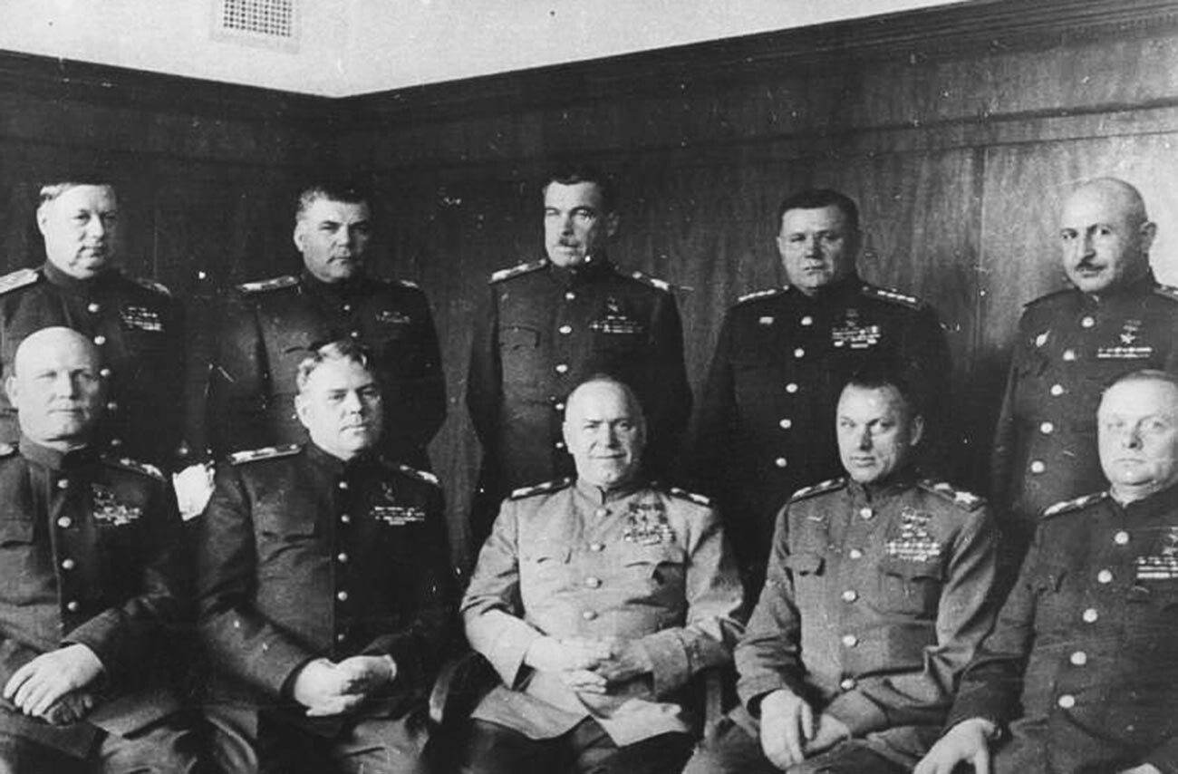 Leonid Govorov (center, above) among the high-level Soviet commanders.