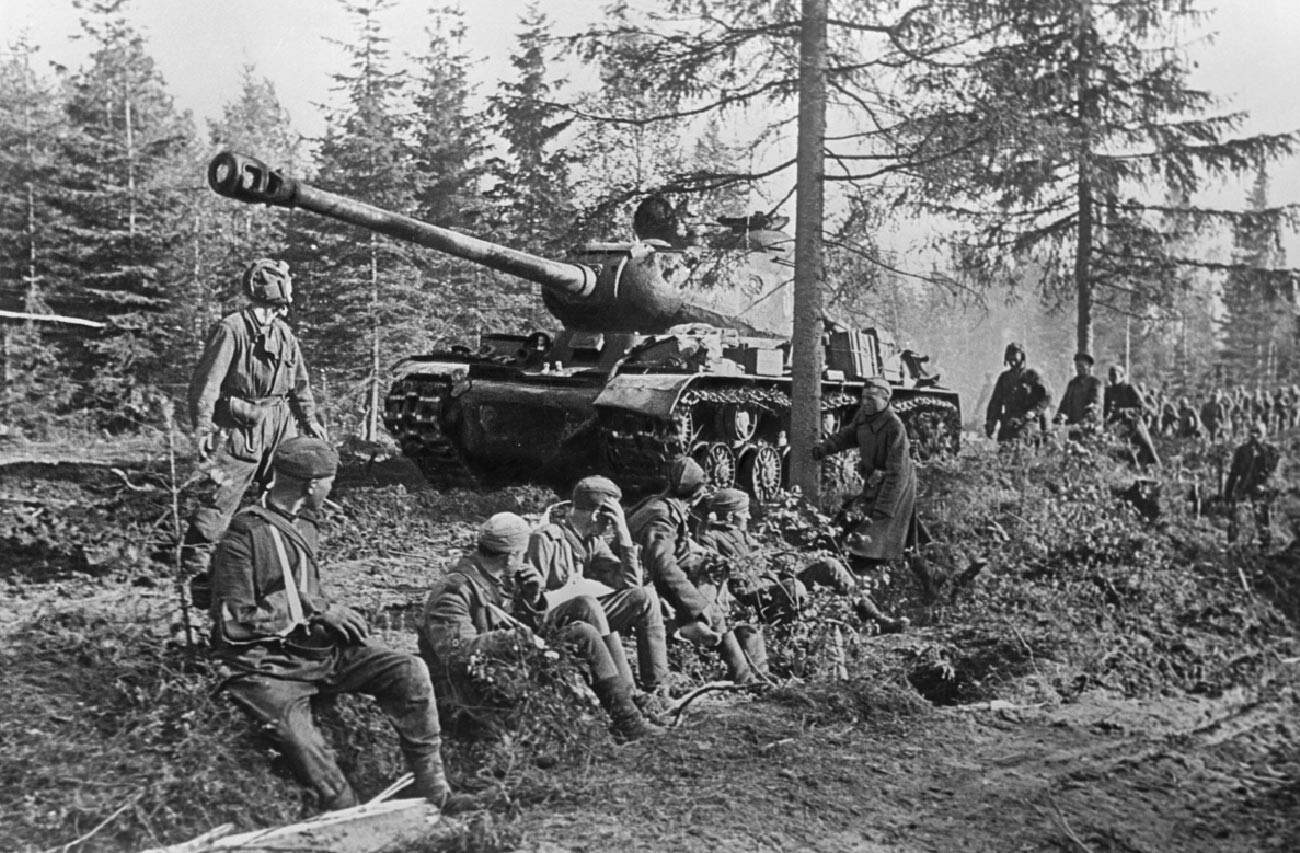 Soviet troops in Karelia.