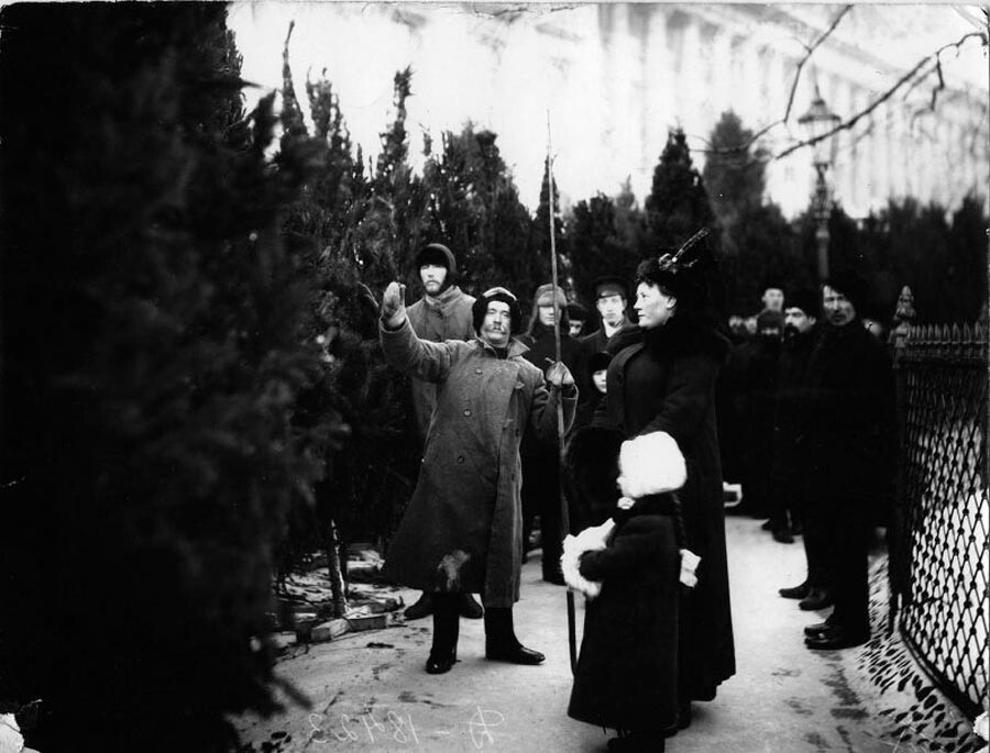 Marché aux sapins au jardin Catherine, à Saint-Pétersbourg, 1913