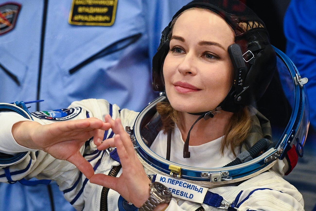 Članica glavne ekipe 66. ekspedicije na Međunarodnu svemirsku stanicu, glumica Julija Peresiljd, oblači skafander uoči polijetanja svemirskog broda 