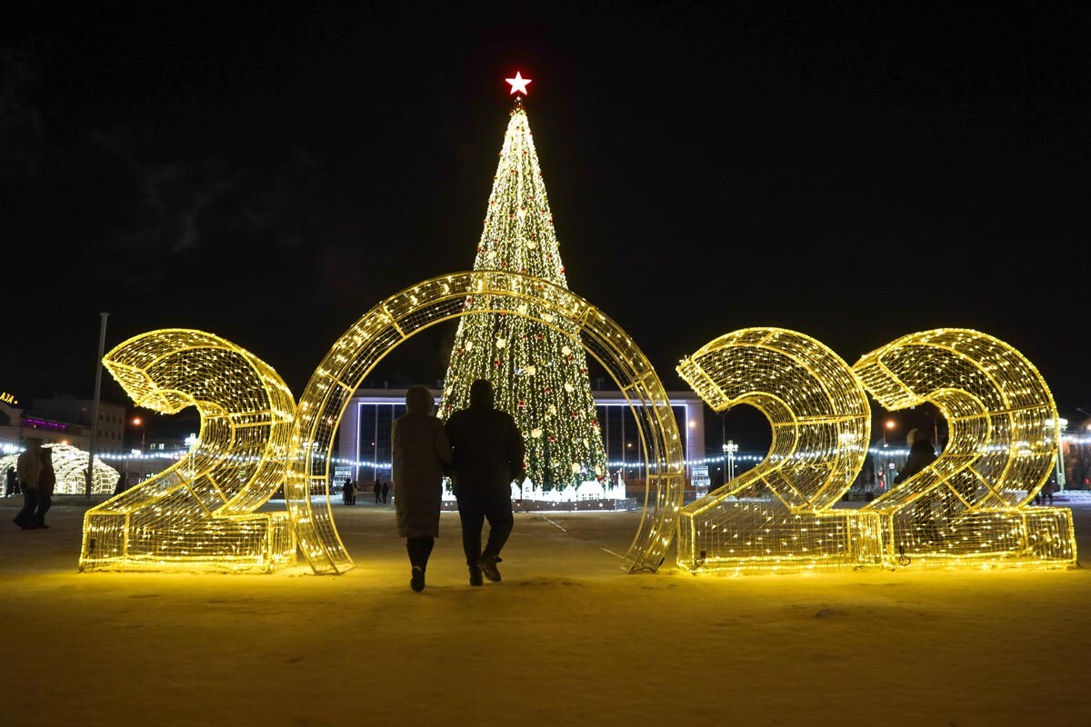 Iakoutsk, la capitale de Iakoutie, région russe la plus vaste et la plus froide, a été l'une des premières villes à allumer les lumières du Nouvel An.