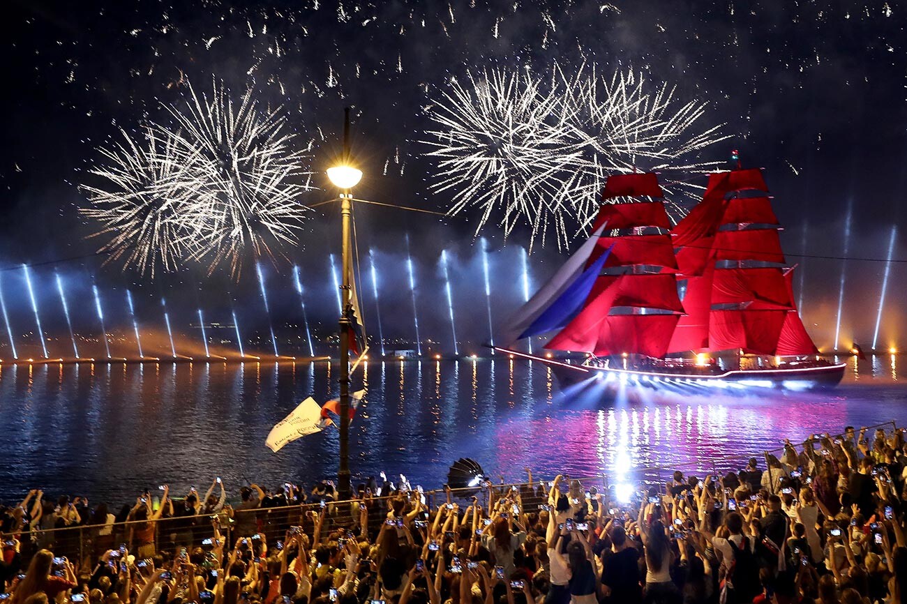 La festa delle Vele Scarlatte a San Pietroburgo