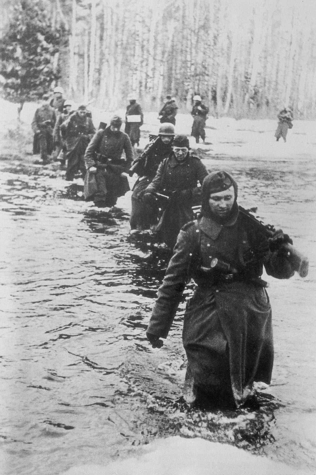 German soldiers retreat from the Demyansk bridgehead.