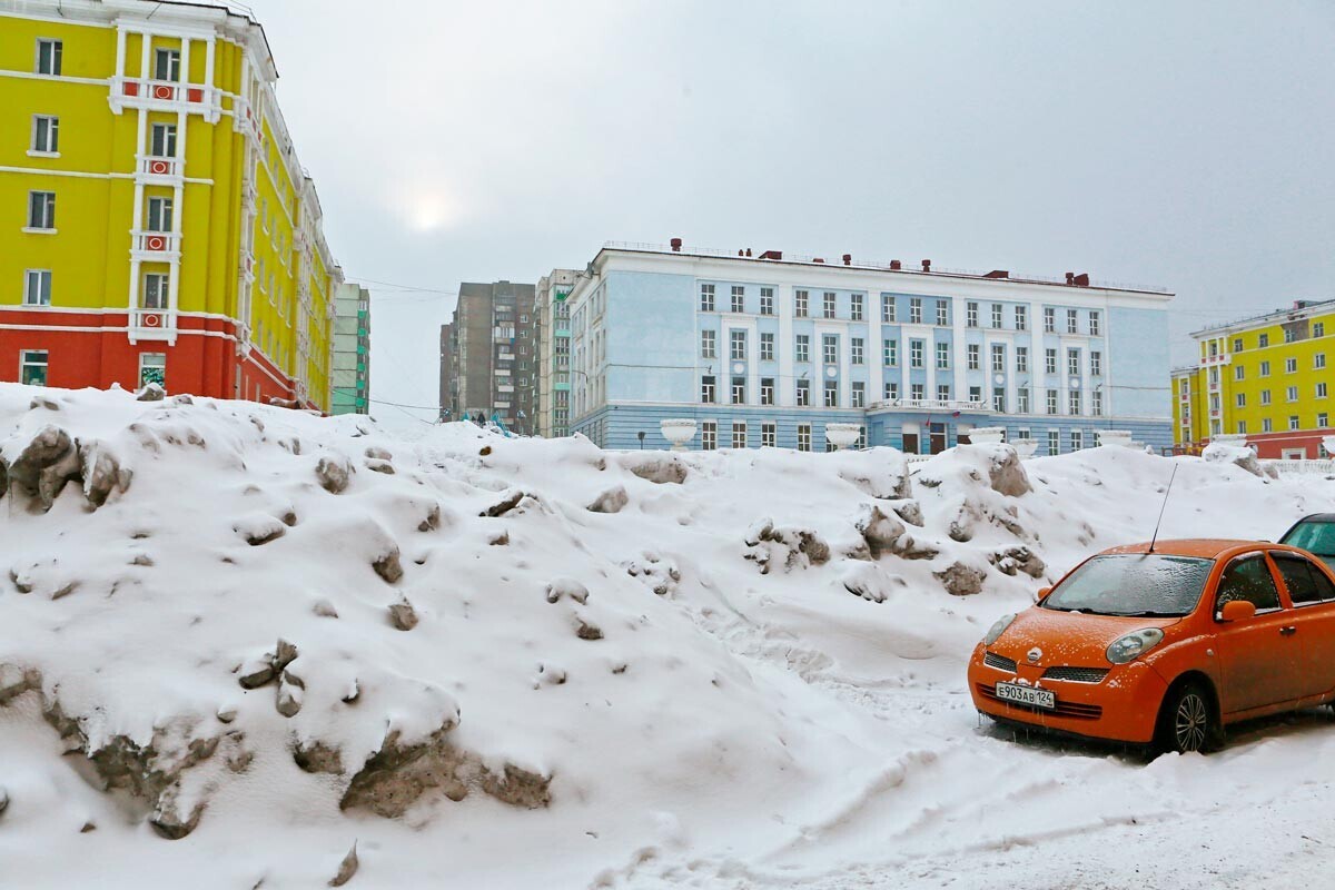Во Норилск паѓаше снег во мај 2018 година.


