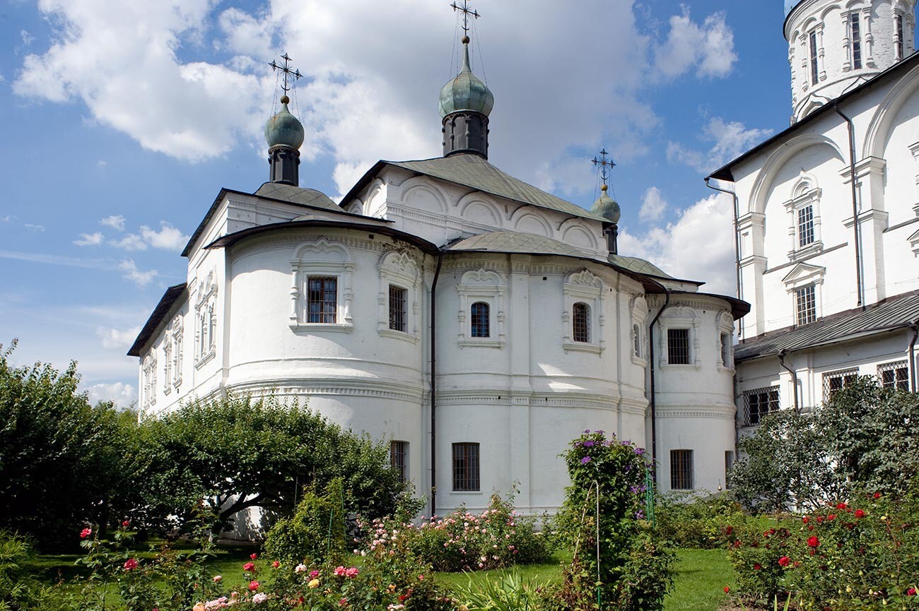 Biara Novopassky. Gereja Syafaat, bagian tenggara. 18 Agustus 2013.
