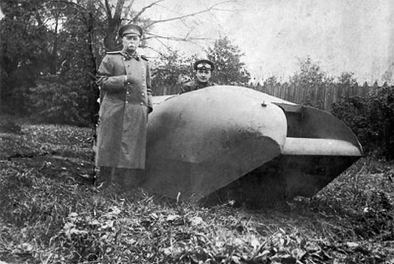 A picture of the 'Vezdekhod' prototype tank built by Aleksandr Porokhovschikov