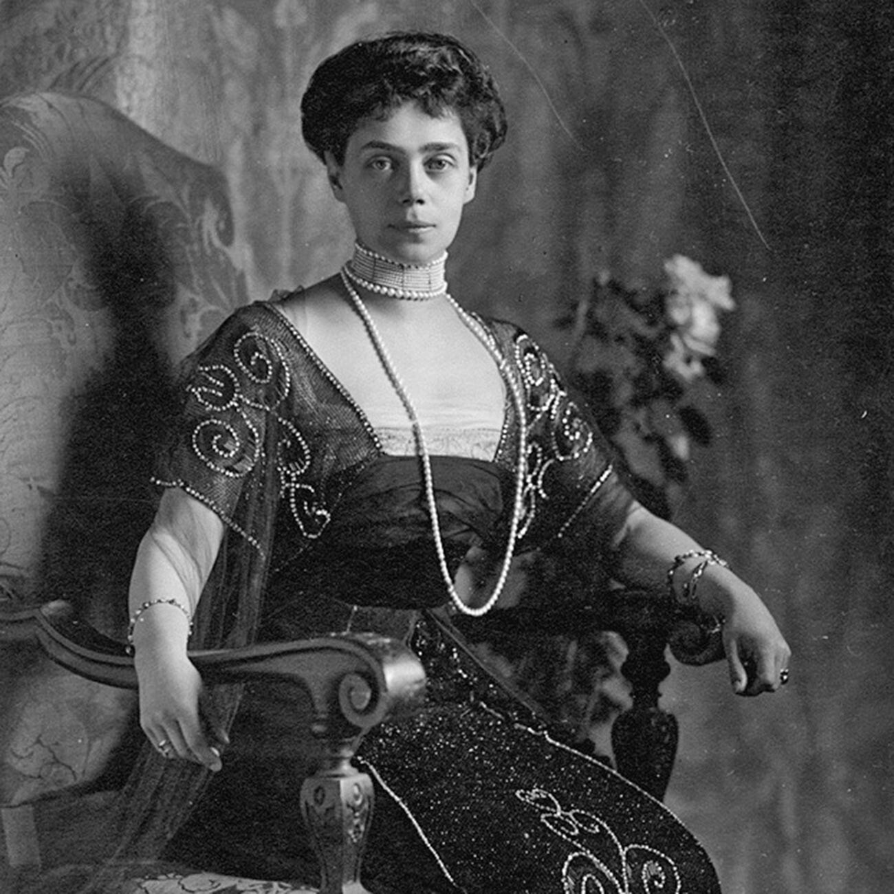 Ksenija Aleksandrovna Romanova (1875-1960), sorella di Nicola II, in una foto del 1910
