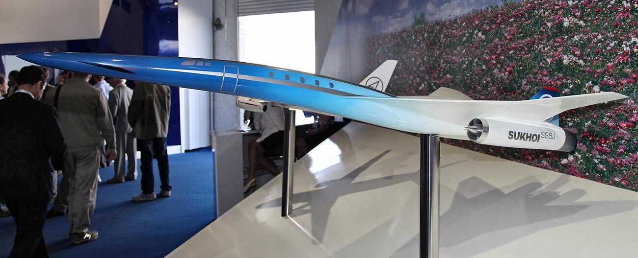 Suhoj Su-21/S-21, supersonični poslovni putnički avion. 