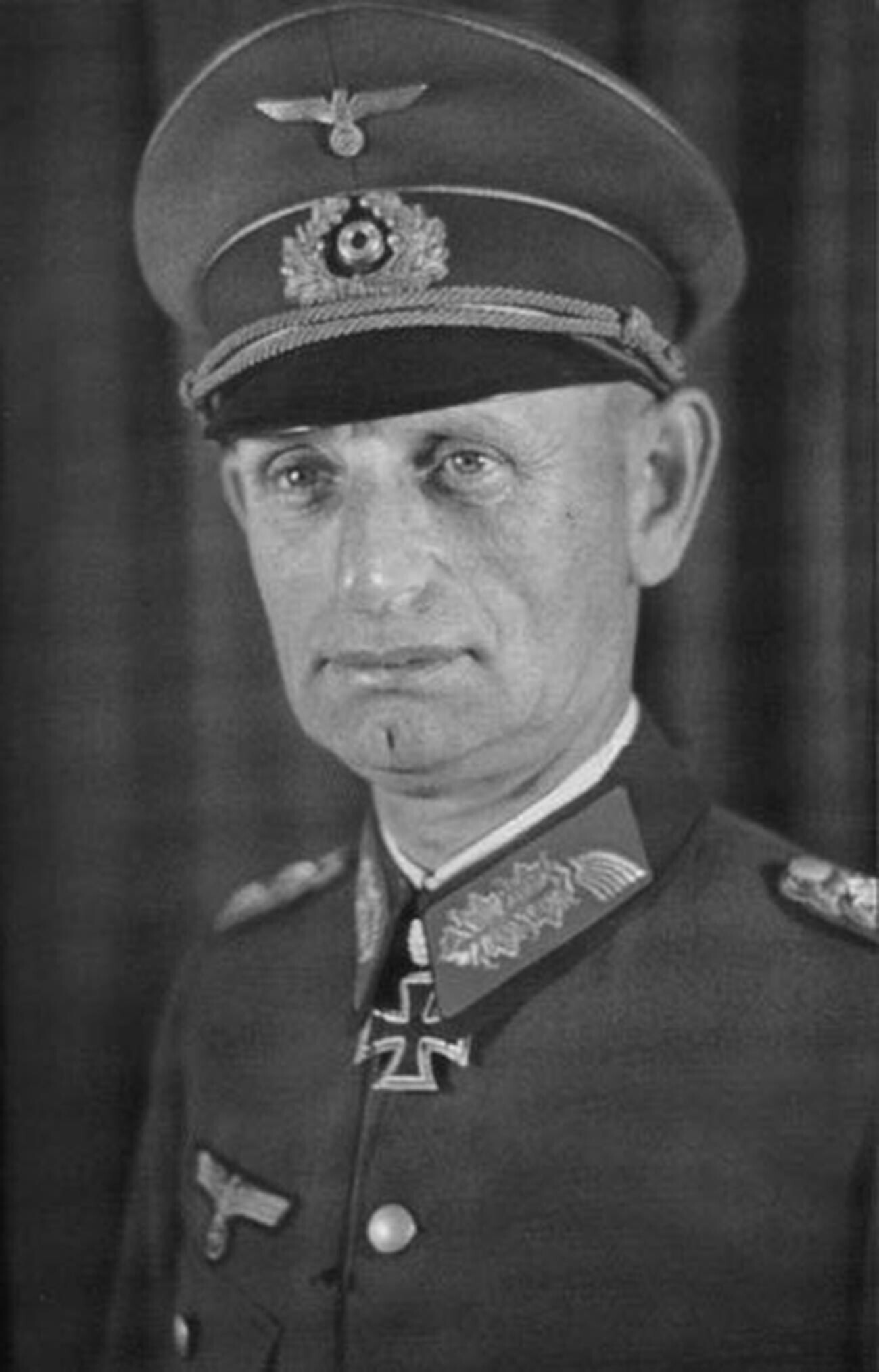 Генерал Валтер фон Брокдорф Алефелд
