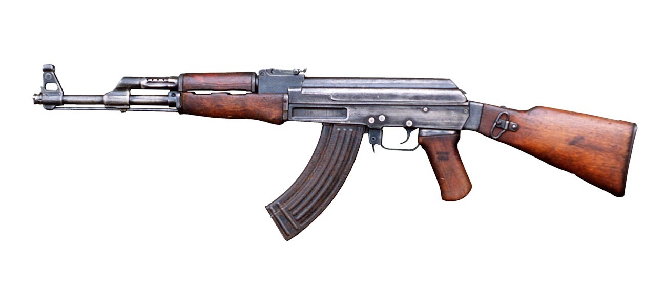 Совјетски АК-47, прва варијација модела. 