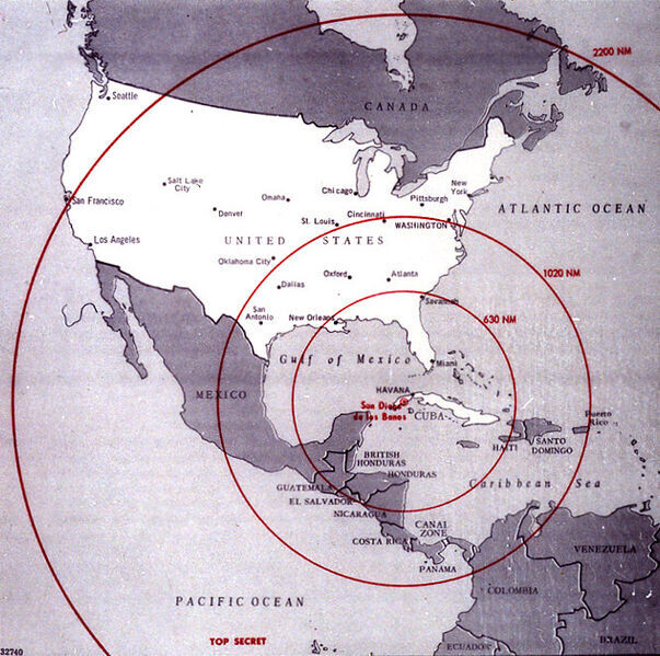 Mapa da América do Norte feito pela CIA mostra o alcance dos mísseis nucleares instalados em Cuba e era usado ​​durante as reuniões secretas sobre a crise cubana