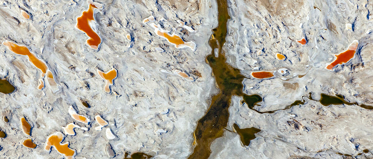 Plus grand lac salé d'Europe et l'un des plus vastes au monde, le lac Elton est situé dans le sud de la Russie, près de la frontière avec le Kazakhstan.