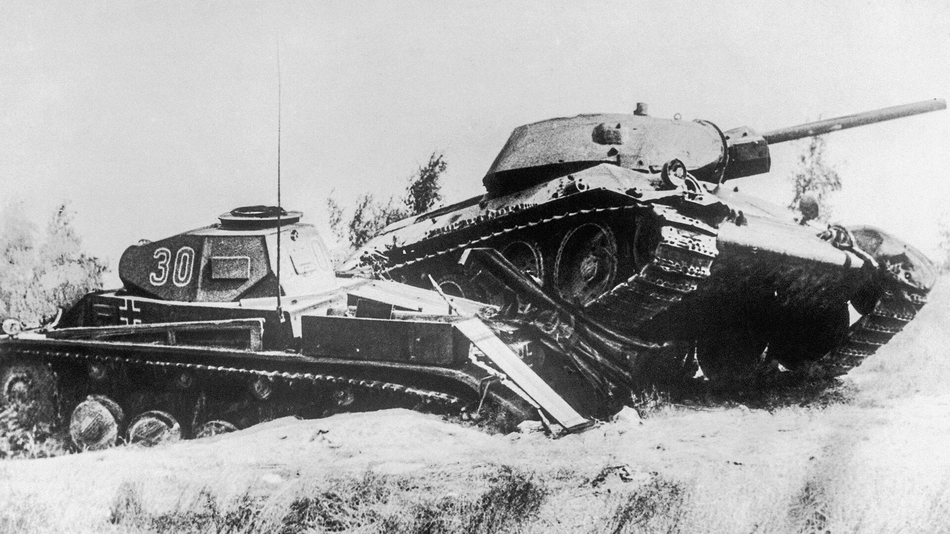 How Soviet Tank Crews Rammed Enemy Tanks And Armored Trains - Russia Beyond