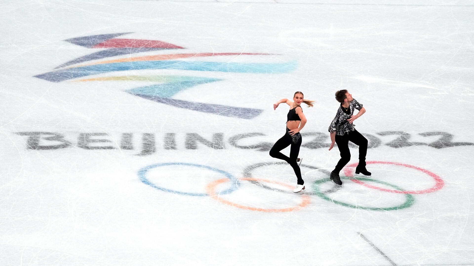 Руски спортисти Викторија Синицина и Никита Кацалапов (тим Олимпијског комитета Русије) на тренингу пре екипног такмичења у уметничком клизању на 24. Зимским олимпијским играма 2022.
