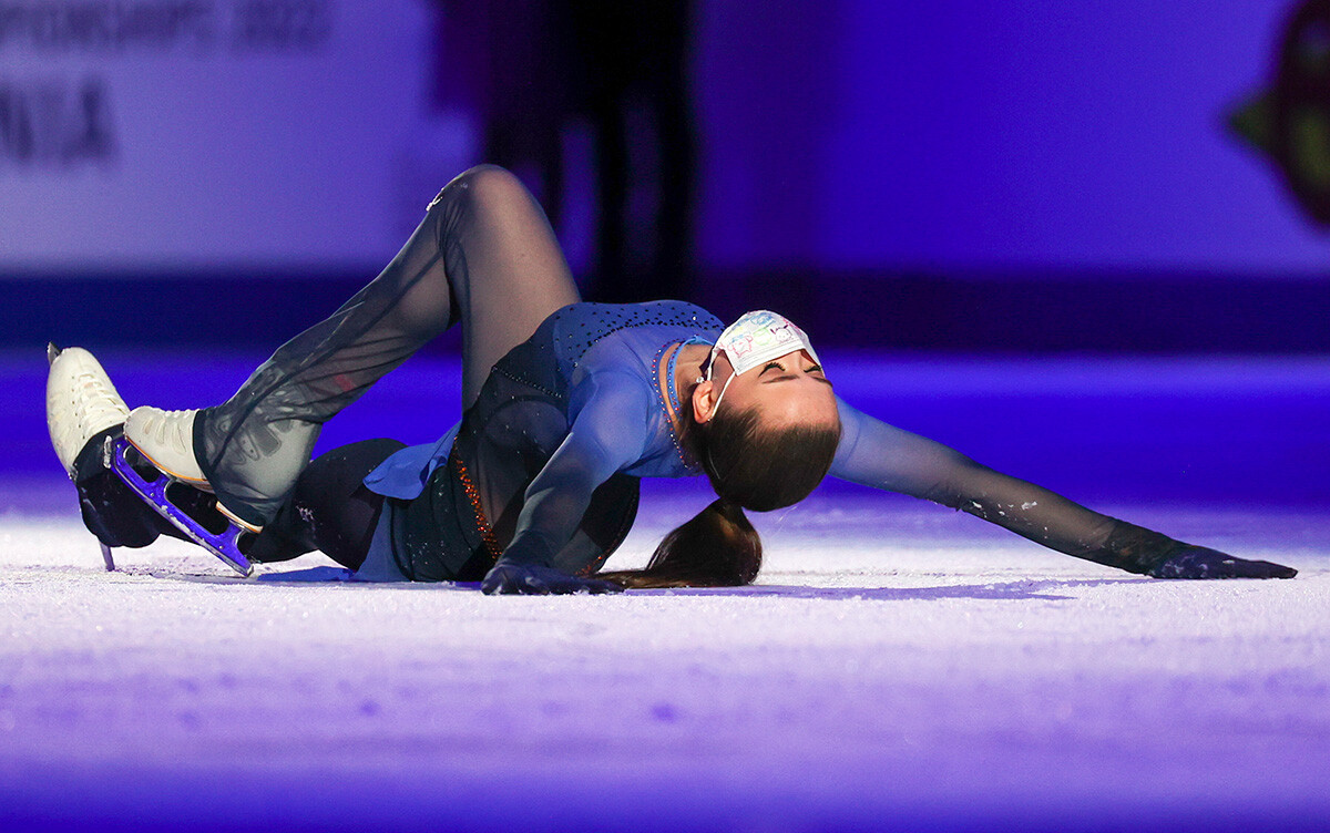 Камила Валиева на Европейското първенство по фигурно пързаляне през 2022 г. в зала 