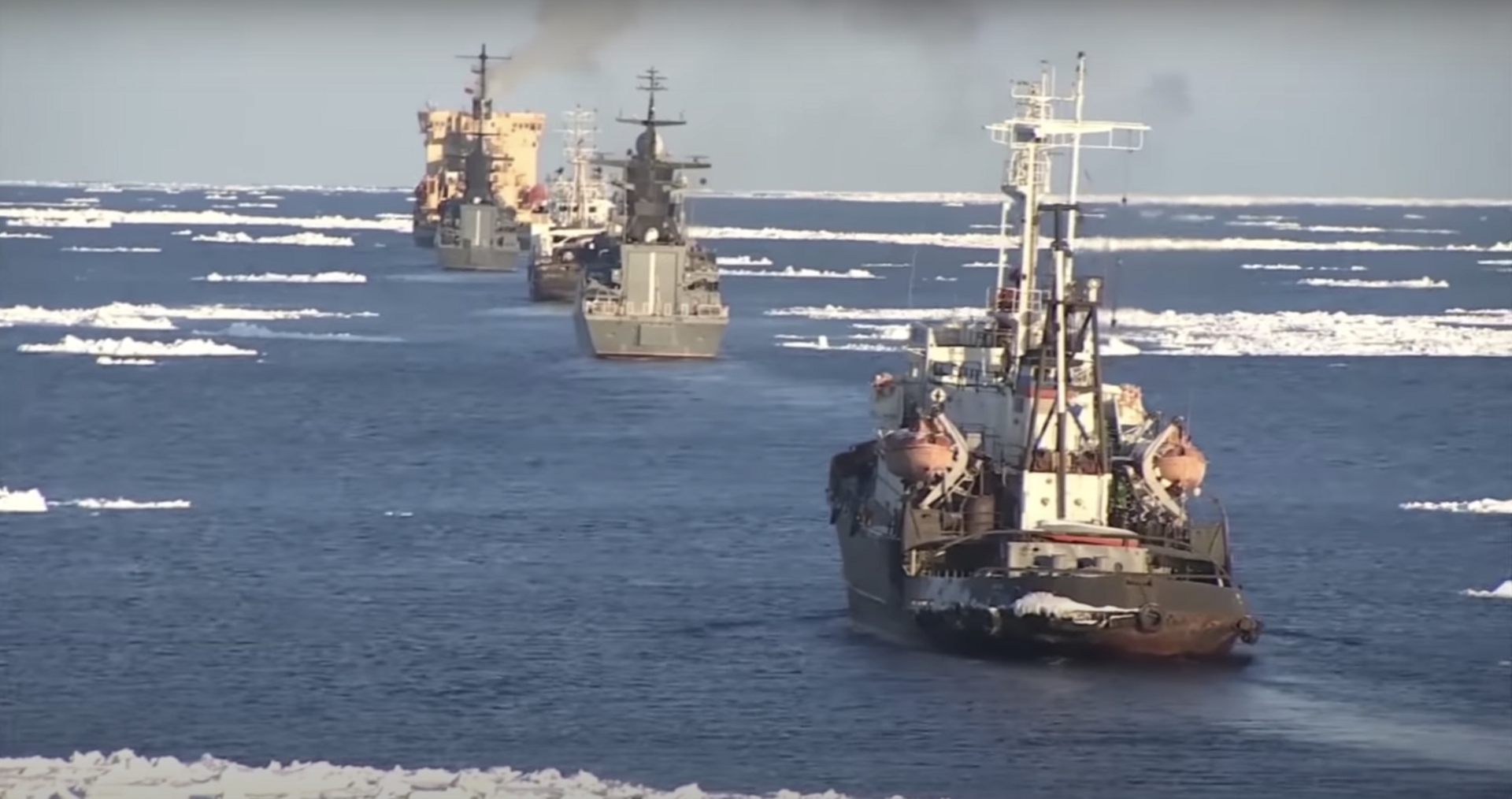希少になる 動画】氷を破るロシア太平洋艦隊 洋画・外国映画