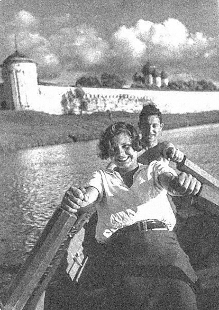 Молодость марка. Марк Марков-Гринберг. Известнейшая фотография марка Маркова–Гринберга. Фотоподборки Марк Марков Гринберг.