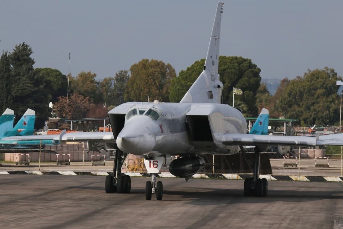 Un Tu-22M3 armado con un nuevo misil de crucero J-32 fue avistado en Siria