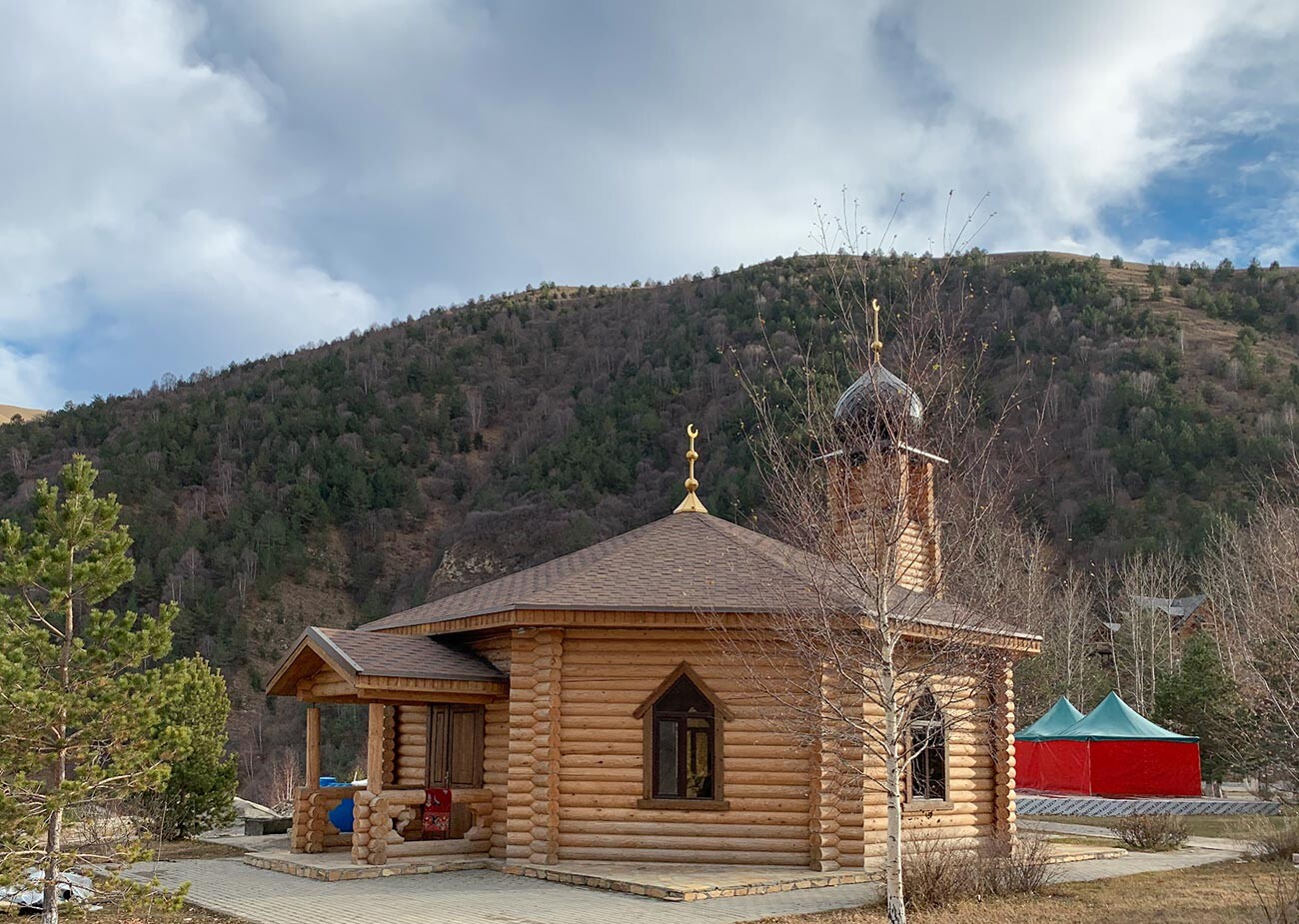 A small wooden hut that’s also a mosque, Lake Kezenoy-am