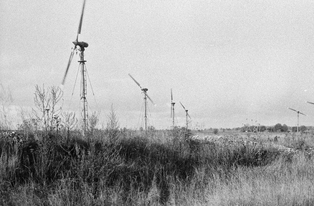 Éoliennes sur l'île Saaremaa, en Estonie soviétique, 1989