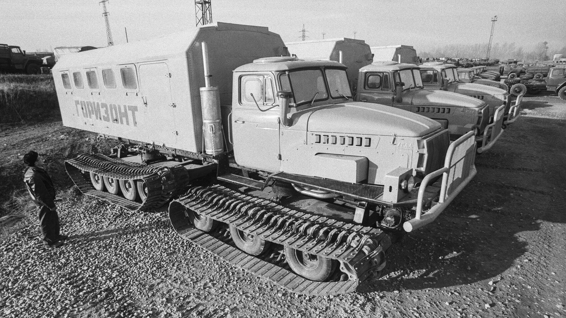 Primeiro lote de veículos com lagartas para neve e pântano Ural-5920