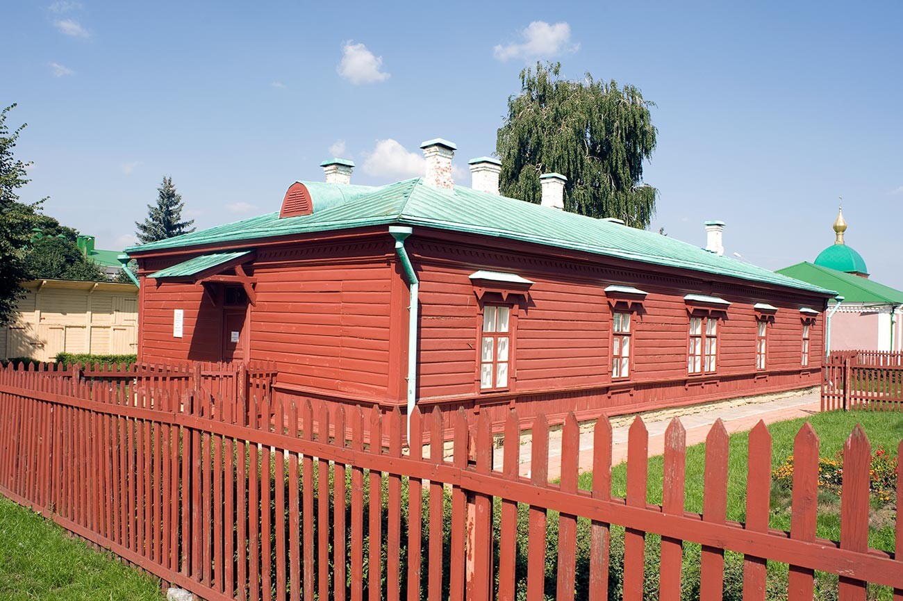 Maison du chef de gare. Maison d'Ivan Ozoline, où Tolstoï fut logé dans la pièce principale le 31 octobre 1910 et où il mourut le 7 novembre